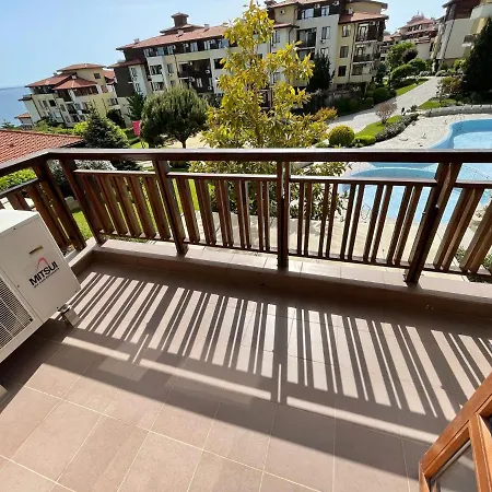 Private Garden Of Eden Apartment